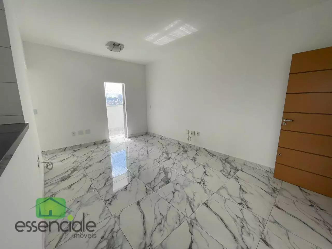 Apartamento 2 Quartos com Suíte, Varanda e Vista