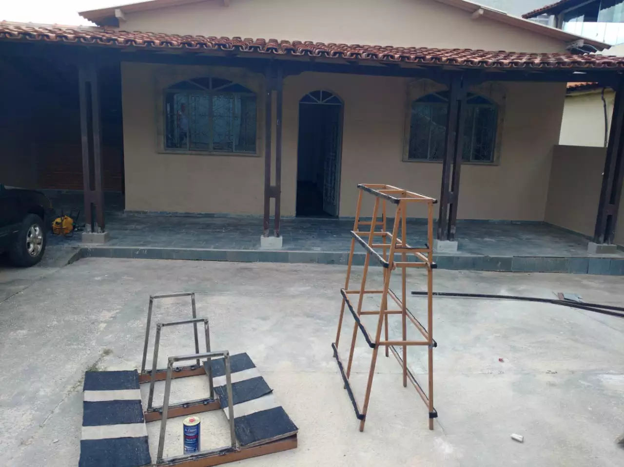 Casa 3 quartos sendo 1 suíte no Bairro Novo